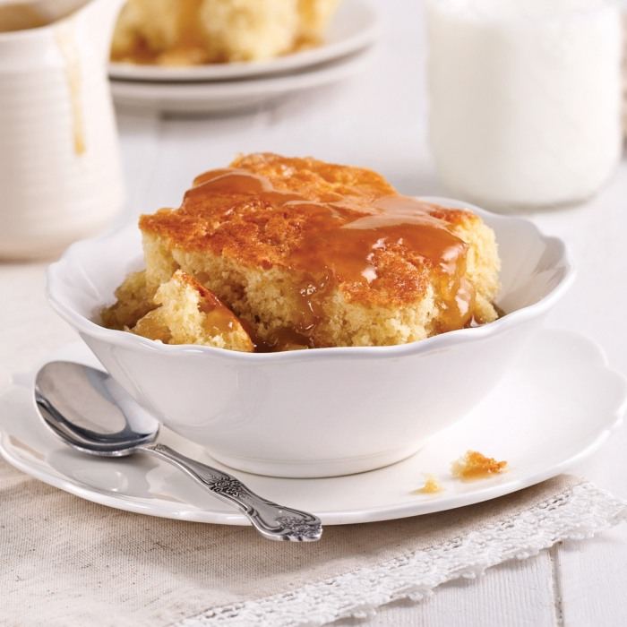 Kuchen mit Karamellsoße