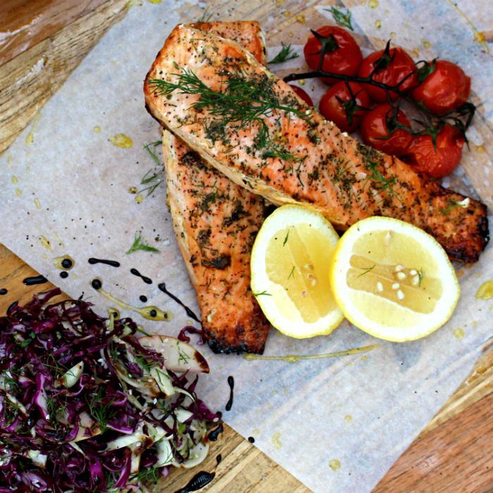 Gebackener Lachs mit Fenchel und Tomaten