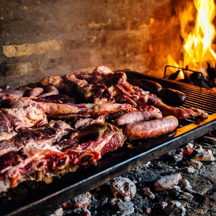 Asado mit Chorizo und Morcilla