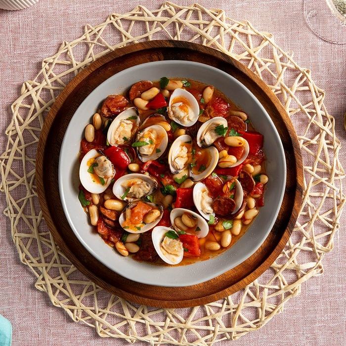 Krebssuppe mit Chorizo und Weissbohnen