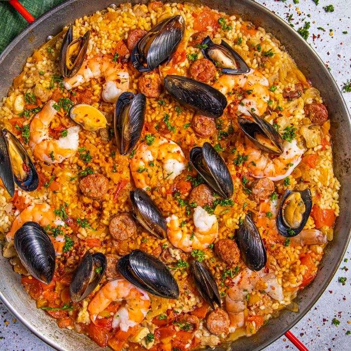 Spanischer Meeresfrüchte-Reis