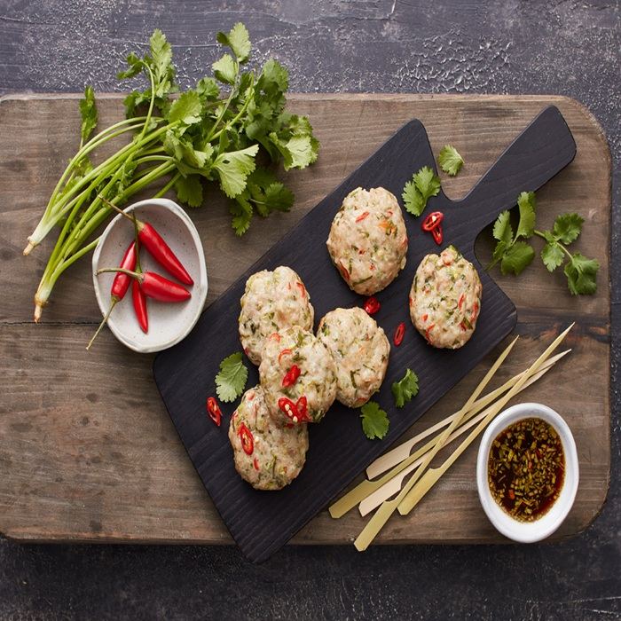 Thailändische Hähnchen-Cakes mit süßem Chilisauce