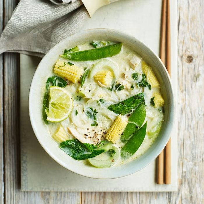 Thailändische grüne Hähnchensuppe