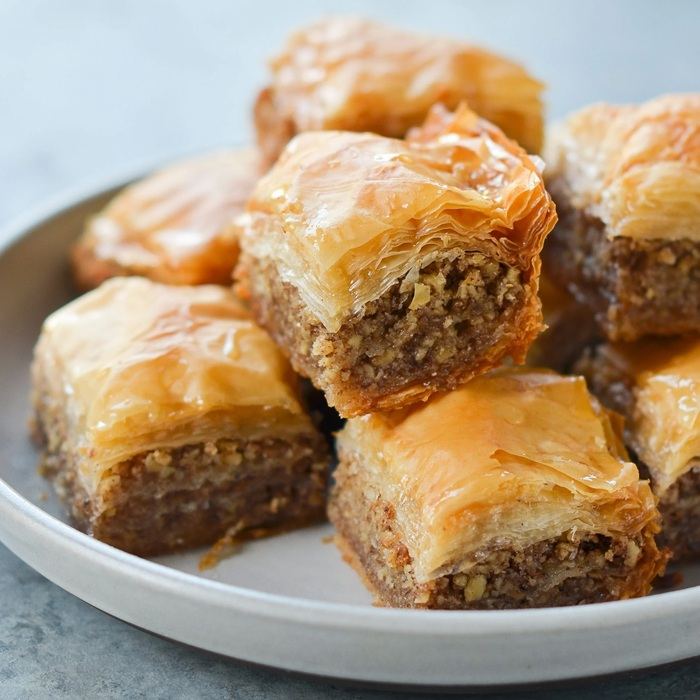 Baklava mit gemahlenen Nüssen, Ricotta & Schokolade