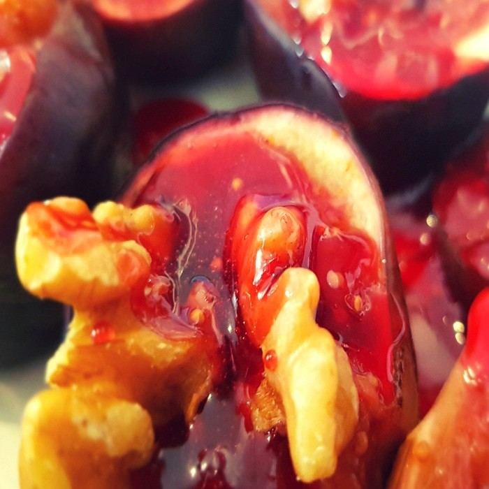 Walnussgefüllte Feigen mit Feigensirup