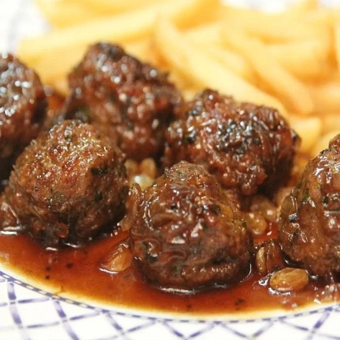 Fleischkugeln mit Liège-Sirup-Gulasch